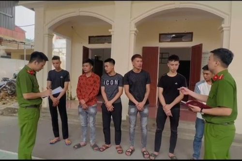 Hai nhóm thanh niên lao vào hỗn chiến tại nhà cô dâu ở Thanh Hóa