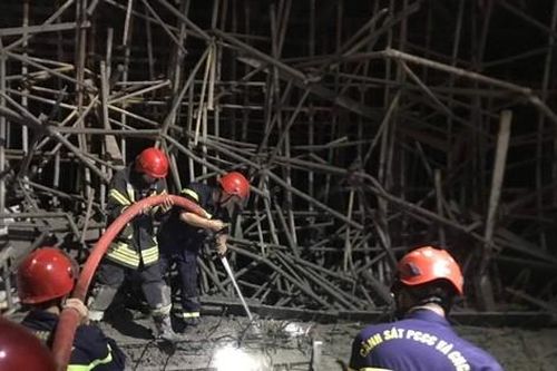 Vụ sập giàn giáo ở Đà Nẵng khiến 2 người chết: Một nạn nhân bị thương đang nguy kịch