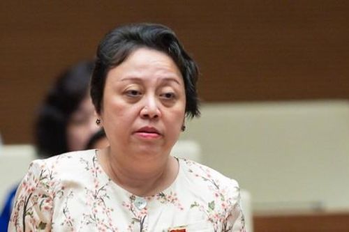 'Không chỉ người về hưu, ngay cả bác sỹ trẻ lương cũng không đủ sống'