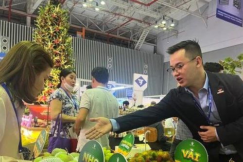 Bất ngờ khi bánh cống, chuối chiên sang Mỹ