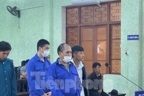 Nghi bị 'thả ma' làm hại, 2 bố con dùng súng bắn chết người