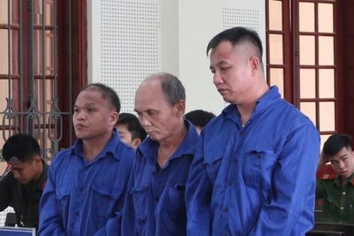 Mang ô tô đi cầm cố lấy tiền buôn ma túy
