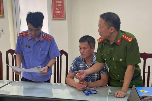 Bắt nguyên giám đốc, phó giám đốc trung tâm phát triển quỹ đất huyện ở Hà Nam