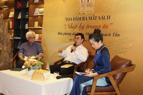Thêm góc tiếp cận mới về tập thơ 'Nhật ký trong tù'