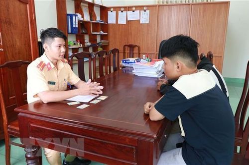 Xử lý nghiêm học sinh đi xe máy 'bốc đầu' khoe lên mạng xã hội