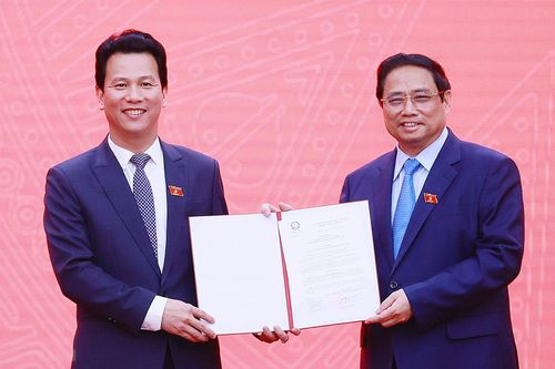 Thủ tướng trao Quyết định bổ nhiệm Bộ trưởng Tài nguyên và Môi trường