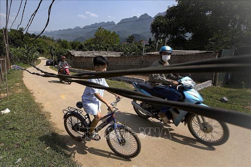Tiềm ẩn rủi ro từ hệ thống lưới điện nông thôn tạm bợ, xuống cấp