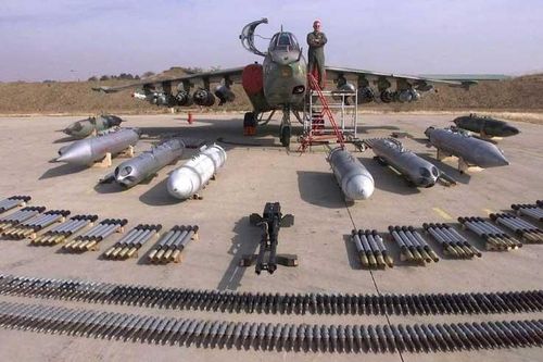Cường kích Su-25 được sửa đổi đặc biệt để mang bom lượn dẫn đường Mỹ