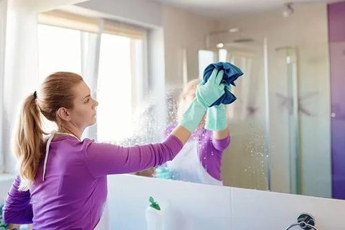 6 mẹo giúp khắc phục tình trạng gương phòng tắm bị mờ, sạch cả vết ố vàng