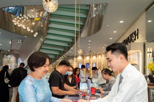 Sức mua giảm kéo giảm doanh thu bán sỉ và bán lẻ của PNJ
