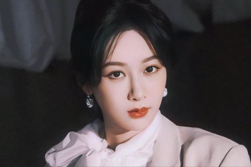 Phũ phàng như Dương Tử, vừa mới chia tay đã vội vàng tuyên bố đối đầu tình cũ