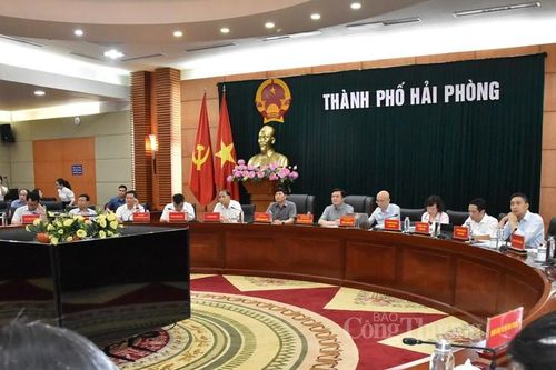 Thứ trưởng Nguyễn Sinh Nhật Tân làm việc tại Hải Phòng về Đề án phát triển dịch vụ logistics