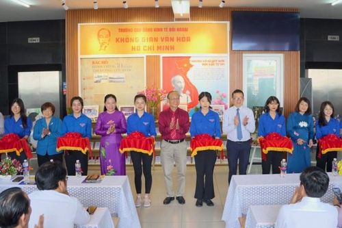 Trường Cao đẳng Kinh tế Đối ngoại khánh thành không gian văn hóa Hồ Chí Minh