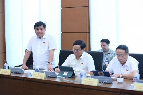Nhiều doanh nghiệp 'kêu' thực hiện các thủ tục hành chính rất chậm