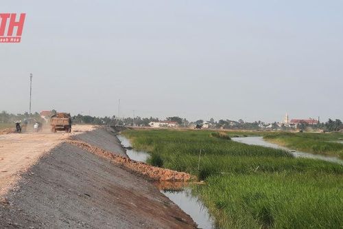 Bất cập tại dự án nâng cấp tuyến đê bao Ngọc Lẫm