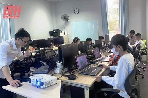 Cùng con bước vào thời đại số