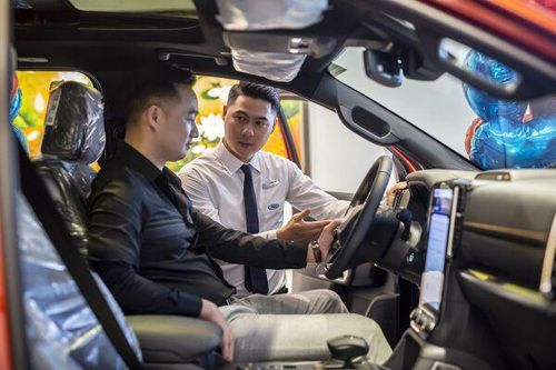 Các 'ông lớn' phân phối ô tô đang đối mặt với khó khăn gì?