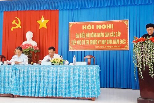 Chủ tịch UBMTTQVN tỉnh An Giang Nguyễn Tiếc Hùng tiếp xúc cử tri Khmer