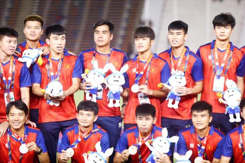 Để đến World Cup, cần qua Olympic