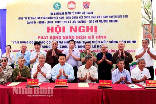 Phát động xây dựng mô hình thực hiện nếp sống văn minh tại xã Lưu Phương