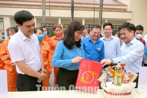 Nhiều hoạt động hướng về người lao động