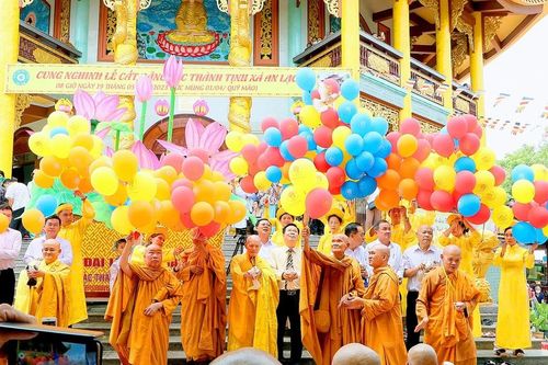 Bình Dương: Phật giáo H.Bắc Tân Uyên trang nghiêm Đại lễ Phật đản và khánh tạ tịnh xá An Lạc