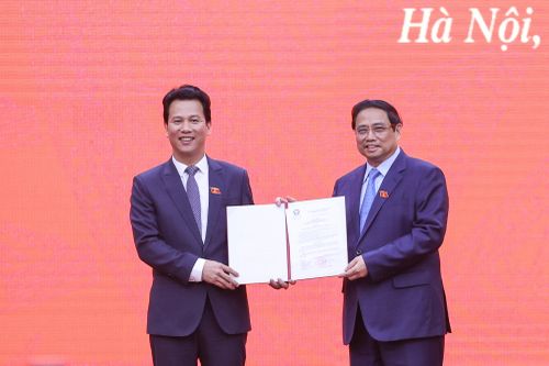 Thủ tướng trao quyết định bổ nhiệm tân Bộ trưởng Tài nguyên và Môi trường