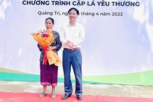 Đôi vợ chồng nghèo hai lần hiến đất xây trường