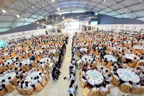 Hình ảnh 'gây sốt' về Lễ tổng kết năm học ở trường cấp 2 Quảng Ninh