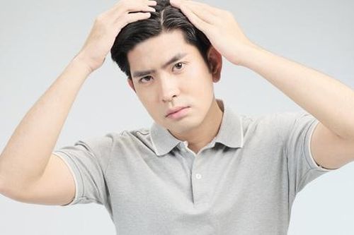 Giải pháp nào cho tình trạng gàu ngứa dai dẳng trong mùa hè oi bức?