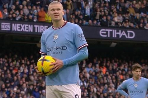 Một CLB ở Ngoại hạng Anh ấm ức vì cả mùa không được hưởng một quả penalty nào