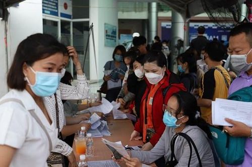 Gần 500 lao động tìm việc tại Ngày hội việc làm Khu công nghệ cao lần 1 năm 2023