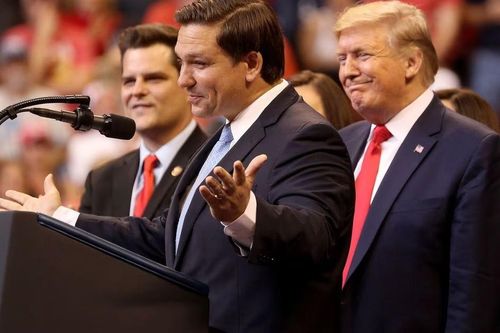 Ông Trump đắc ý vì ông DeSantis bị 'sập mạng' khi tuyên bố tranh cử