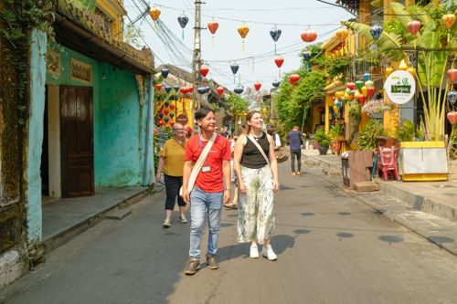 Khách Australia đổ xô đến Việt Nam
