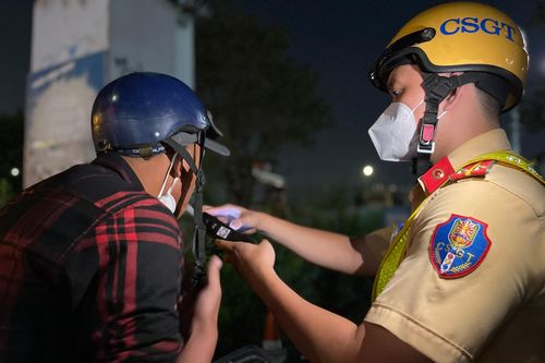 Khởi tố tài xế say rượu chống người thi hành công vụ