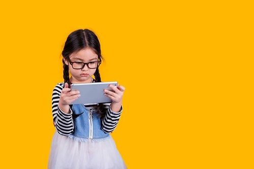 Cách bảo vệ mắt, cải thiện thị lực cho trẻ