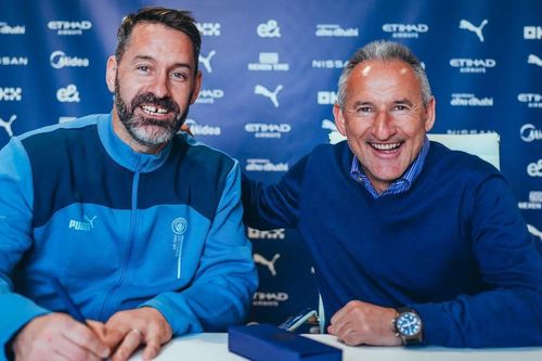 Man City giữ chân cầu thủ sau khi vô địch Premier League