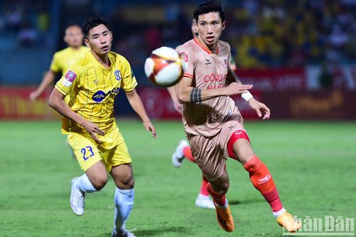 Công an Hà Nội áp sát ngôi đầu V-League 2023