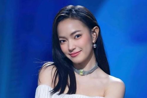'Con cưng nhà mốt xa xỉ' Châu Bùi 'gây sốt' khi sánh vai cùng các 'sao' quốc tế, nhan sắc thăng hạng