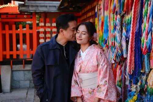 Dân tình 'thấy lạ' khi Dương Khắc Linh tự tay 'ghép đôi' bà xã và em trai của Đăng Khôi