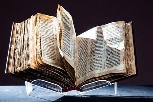 Trầm trồ loạt sách cổ có giá đắt đỏ nhất lịch sử nhân loại