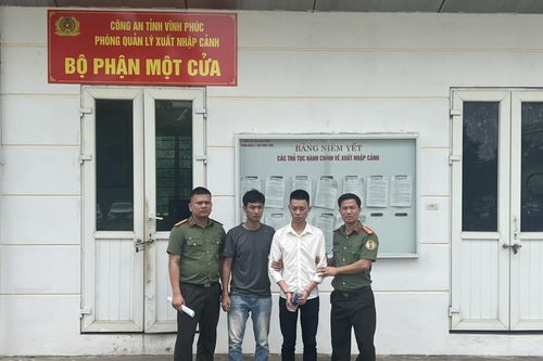 Bắt nam thanh niên bị truy nã khi làm thủ tục cấp hộ chiếu