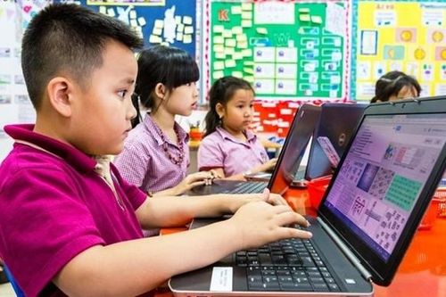 Để trẻ em không bị 'nhiễm độc' từ không gian mạng