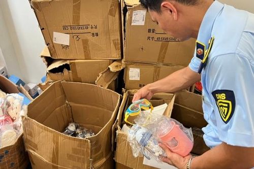 TP.HCM phát hiện lô đồ chơi trẻ em không rõ nguồn gốc trị giá 110 triệu đồng