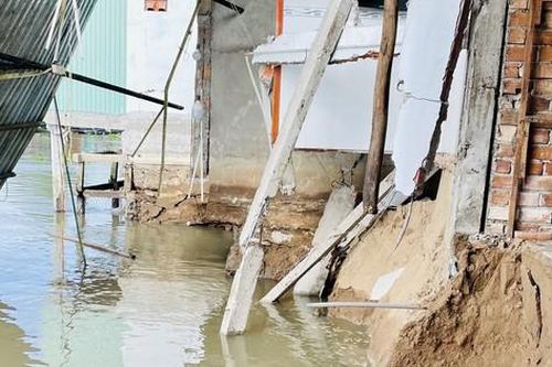 Hậu Giang lại sạt lở đất, thiệt hại hàng trăm triệu đồng