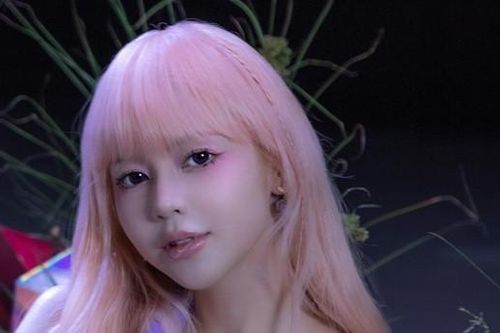 Liz Kim Cương tách khỏi Trịnh Thăng Bình liền gợi cảm bên hotboy kém 9 tuổi