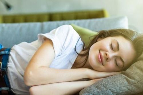 Lý do một số người nghiến răng khi ngủ