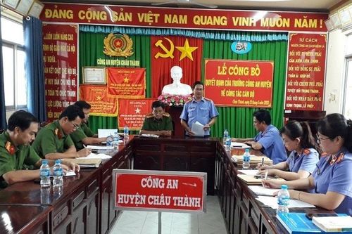 Trực tiếp kiểm sát việc tiếp nhận, giải quyết nguồn tin về tội phạm