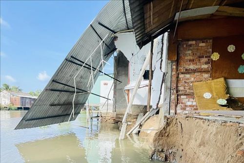 Liên tiếp xảy ra sạt lở bờ sông tại Hậu Giang