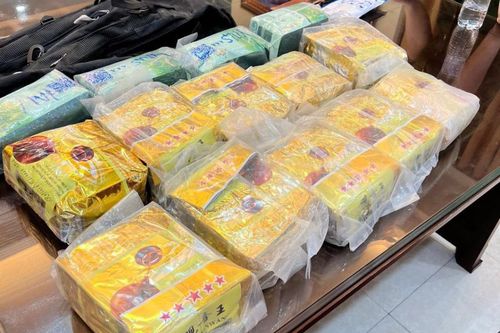 Khen thưởng các tập thể, cá nhân triệt phá vụ mua bán, vận chuyển 14 kg ma túy